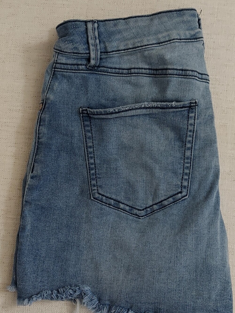 Light Blue Women’s Denim Jeans Shorts. Size 11/30. B-252